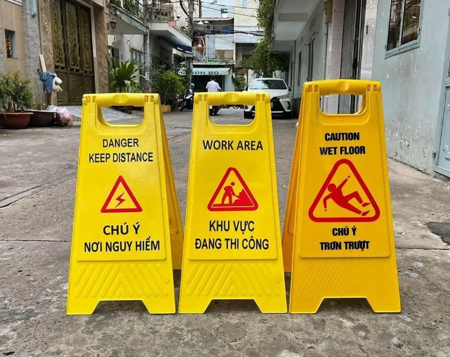 <p><strong>alert</strong></p>