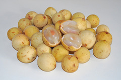 <p>bị lột</p>