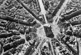 <p>How many roads converge at the Arc de Triomphe?</p>