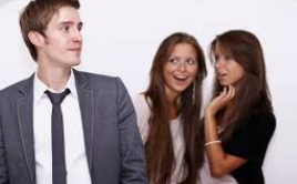 <p>to be detached, withdrawn or uninvolved </p>