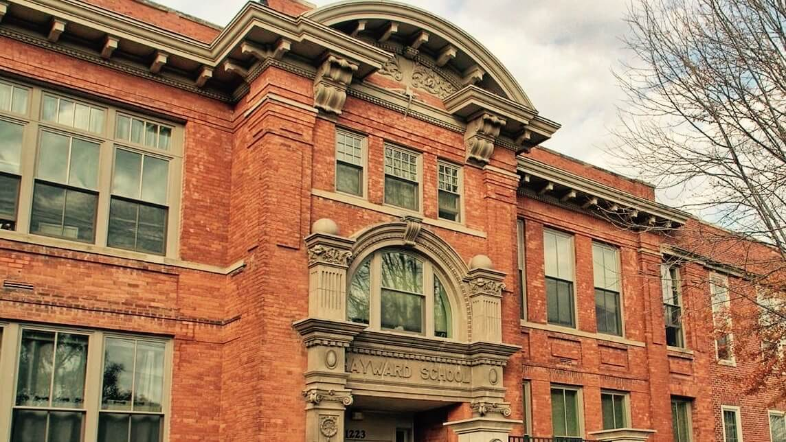 <p>3 Facts about Building: Hayward Place</p>