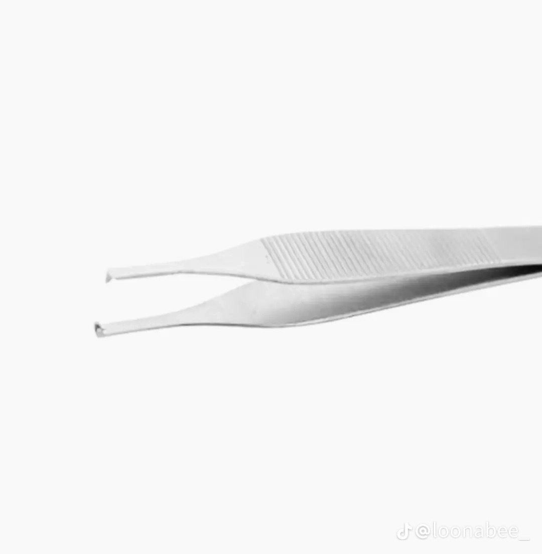 <p>An instrument used on tissues that require a firm grip such as fascia, skin or the abdominal wall.</p>
