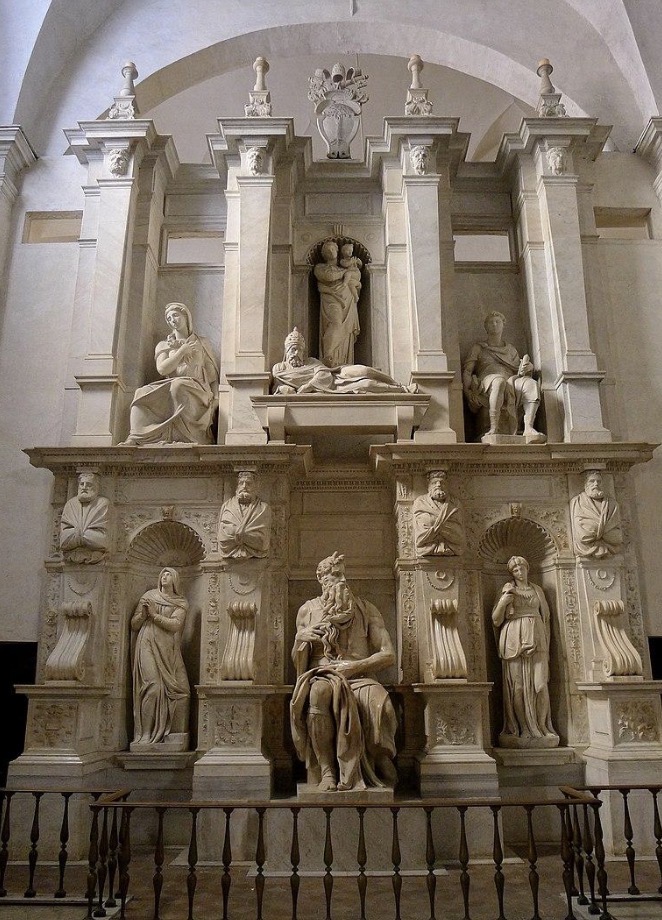 <p>San Pietro in Vincoli: Sculpture</p>
