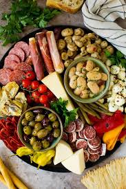 <p>Vorremmo ordinare degli antipasti.</p>