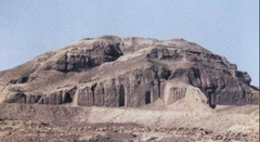 <p>Form:</p><p>- mud brick</p><p>-collosal scale</p><p>-built to resemble mountain</p><p>Content:</p><p>- sloping walls, bent access (ramp up to enter the altar), 3 entrances</p><p>-mosaic surface</p><p>Function:</p><p>- temple that is a meeting place for humans and gods in the center of the city</p><p>-votive figures and dedicated to Anu the sky god</p><p>-top temple was only for royals or clergy to enter</p><p>Context:</p><p>- Uruk; Modern day Warka, Iraq</p><p>-Sumerian </p><p>- 3500-3000 BCE</p>