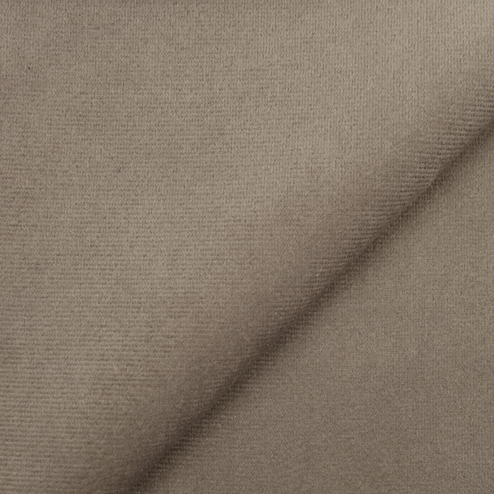 <p>серо-коричневый цвет</p>