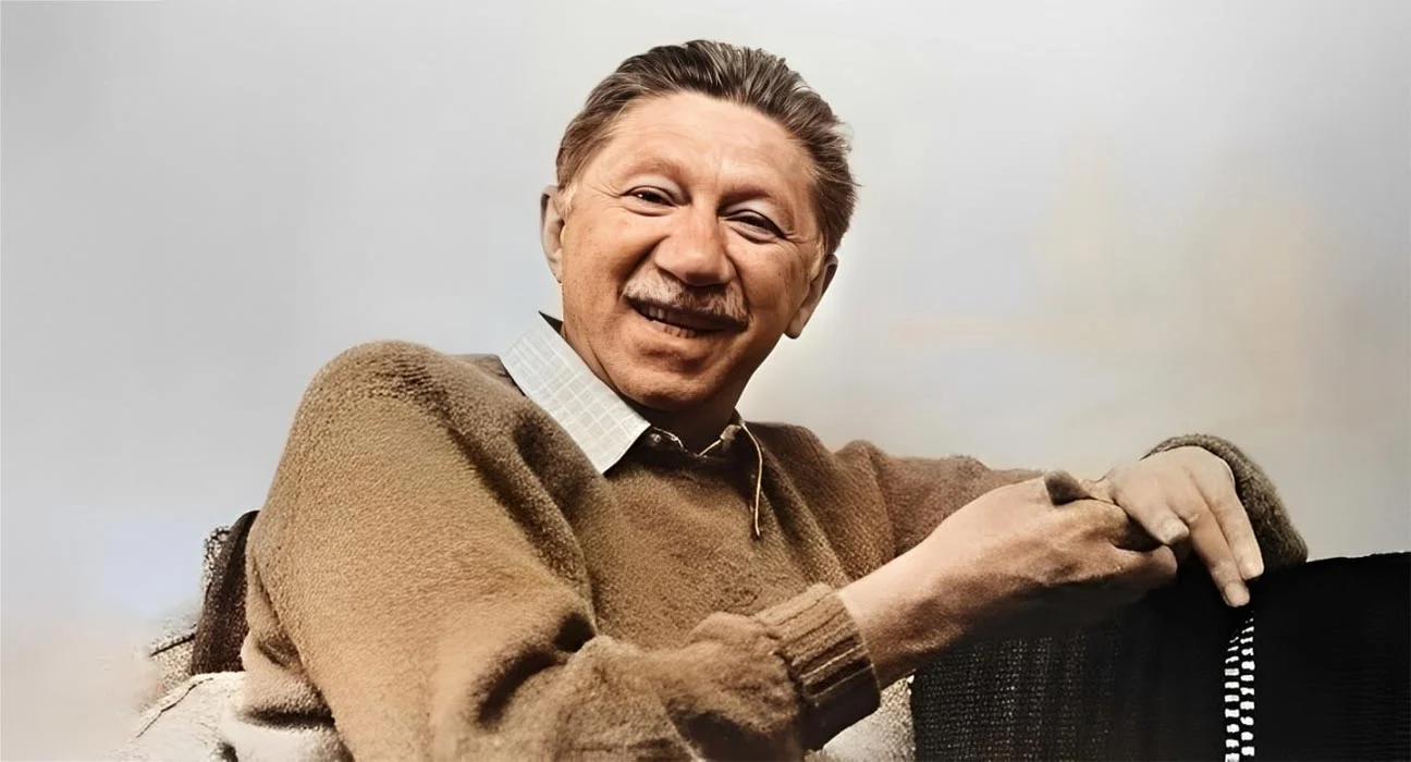 <p><span style="background-color: transparent;">Abraham Maslow</span></p>