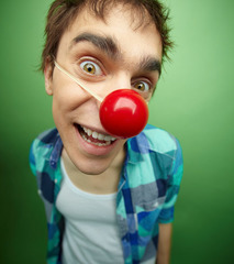 <p>to make a fool of oneself</p>