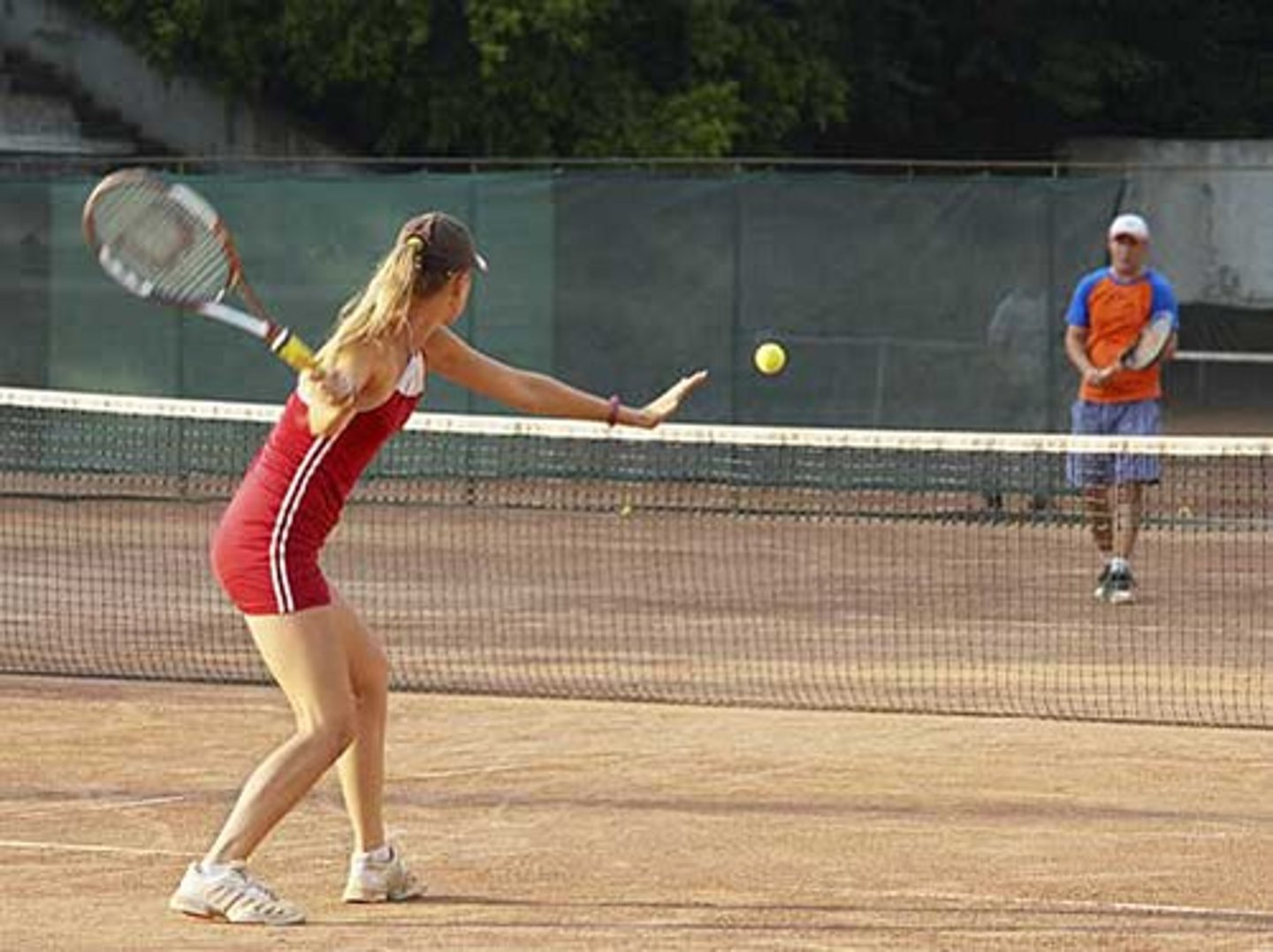 <p>Tú y Olivia ___________ (querer) jugar tenis el domingo.</p>
