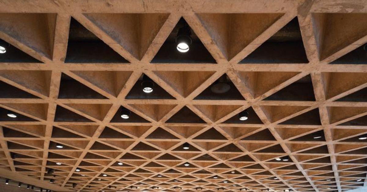 <ul><li><p><strong>Architect:</strong> Louis Kahn</p></li><li><p><strong>Date:</strong> 1951–53</p></li><li><p><strong>Style:</strong> New Brutalism / Early Kahn</p></li></ul><p><strong>Form:</strong></p><ul><li><p>geometric ceiling</p></li></ul><p><strong>Function:</strong></p><ul><li><p>museum</p></li></ul><p><strong>Historical Context:</strong></p><ul><li><p>structure as expression</p></li></ul><p></p>