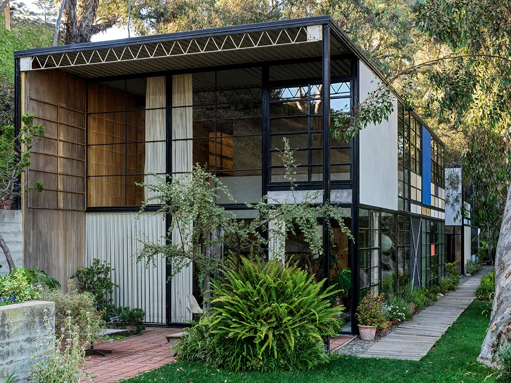 <p>Eames House &amp; Studio (Case Study House #8) </p>