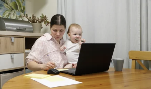 <p>She wants to ______ after she’s had the baby.   <em><mark data-color="#fbefe3" style="background-color: rgb(251, 239, 227); color: inherit;">работать неполную занятость</mark></em></p>