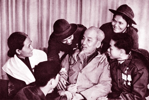 <p>Có vai trò then chốt / cực kỳ quan trọng</p>