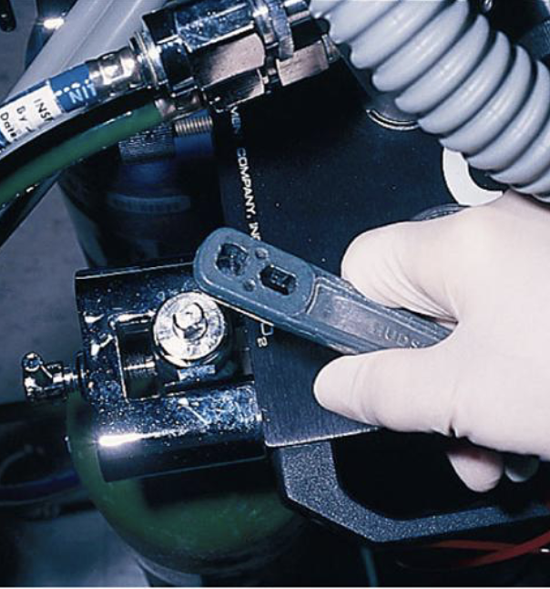 <p>open both cylinders by turning the knob counterclockwise with a wrench</p>