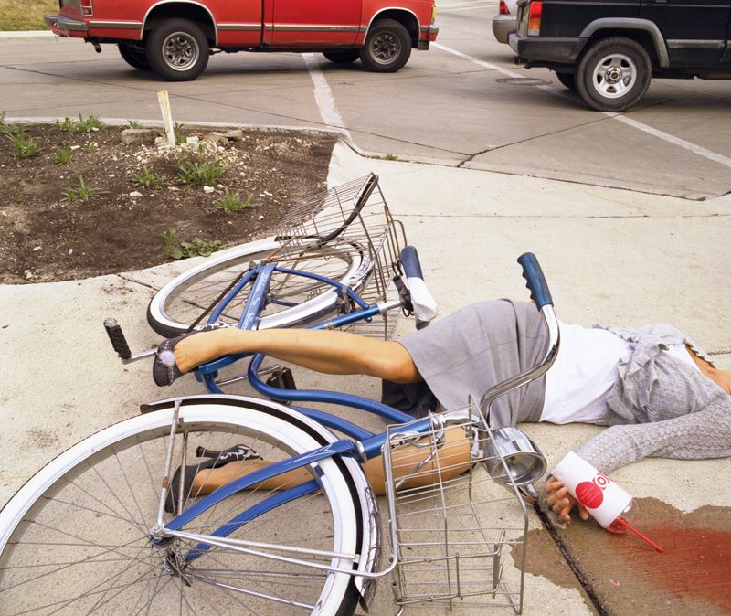 <p>to become detached and drop down</p><p></p><p><strong>Common collocations</strong></p><ul><li><p>___ ___ the wall</p></li><li><p>___ ___ the shelf</p></li><li><p>___ ___ the bike</p></li></ul><p></p><p><em>The picture ____ the wall.</em></p><p><em>One of the shelves ____.</em></p><p><em>The mirror almost ____.</em></p>