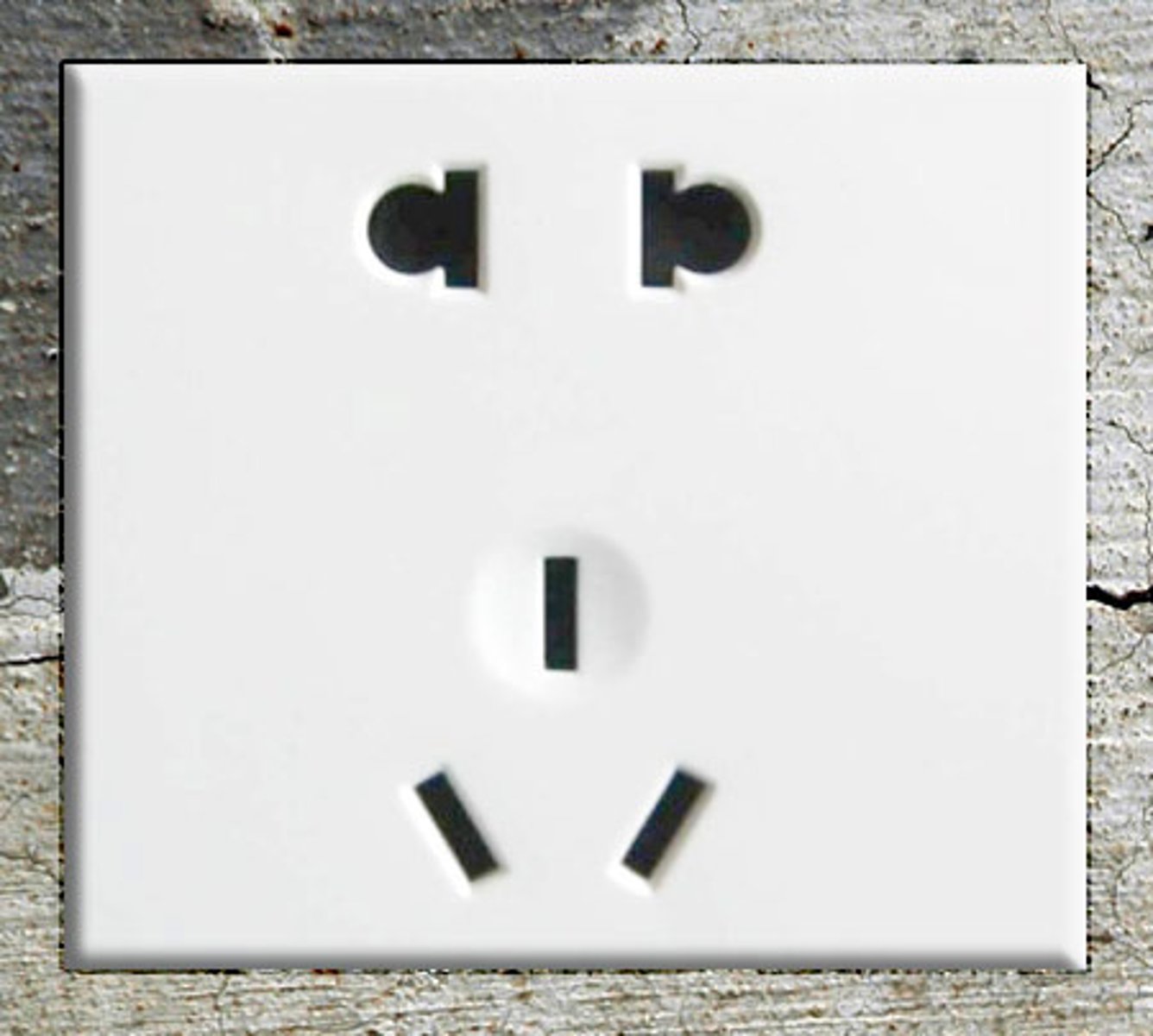 <p>A device on a wall where electrical equipment can be connected to the power supply.</p><p>Example: Is there a free power outlet near the desk to plug in my laptop?</p>