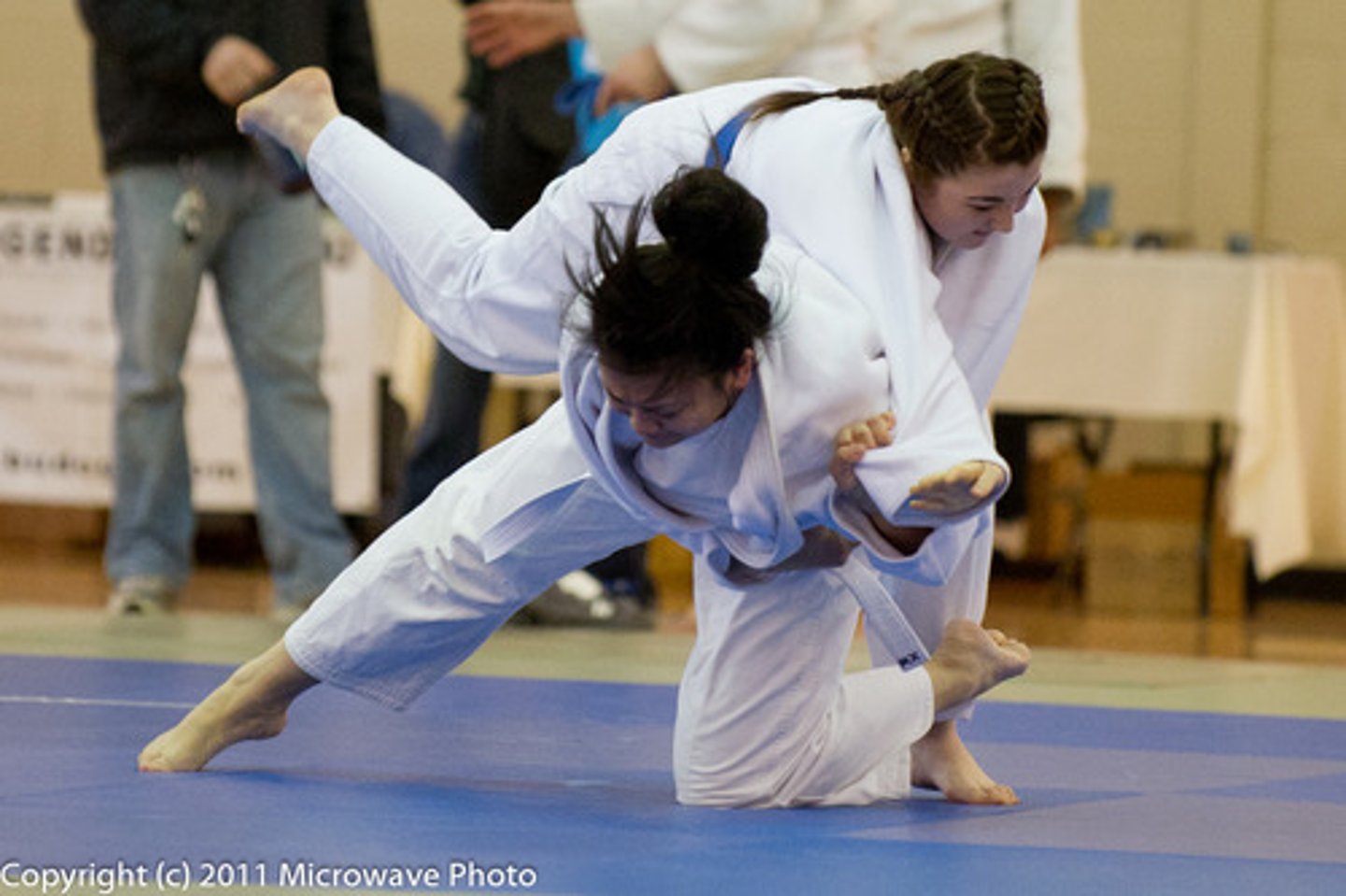 <p>(v.phr): tập võ judo</p>