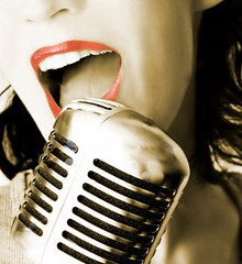 <p>To sing</p>