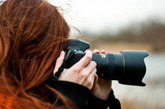 <p>pāi zhào piàn</p><p>to take a photo</p>
