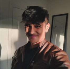 <p>Aryan Chopra</p>