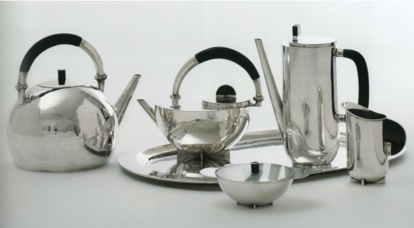 <p>DESIGNER</p>