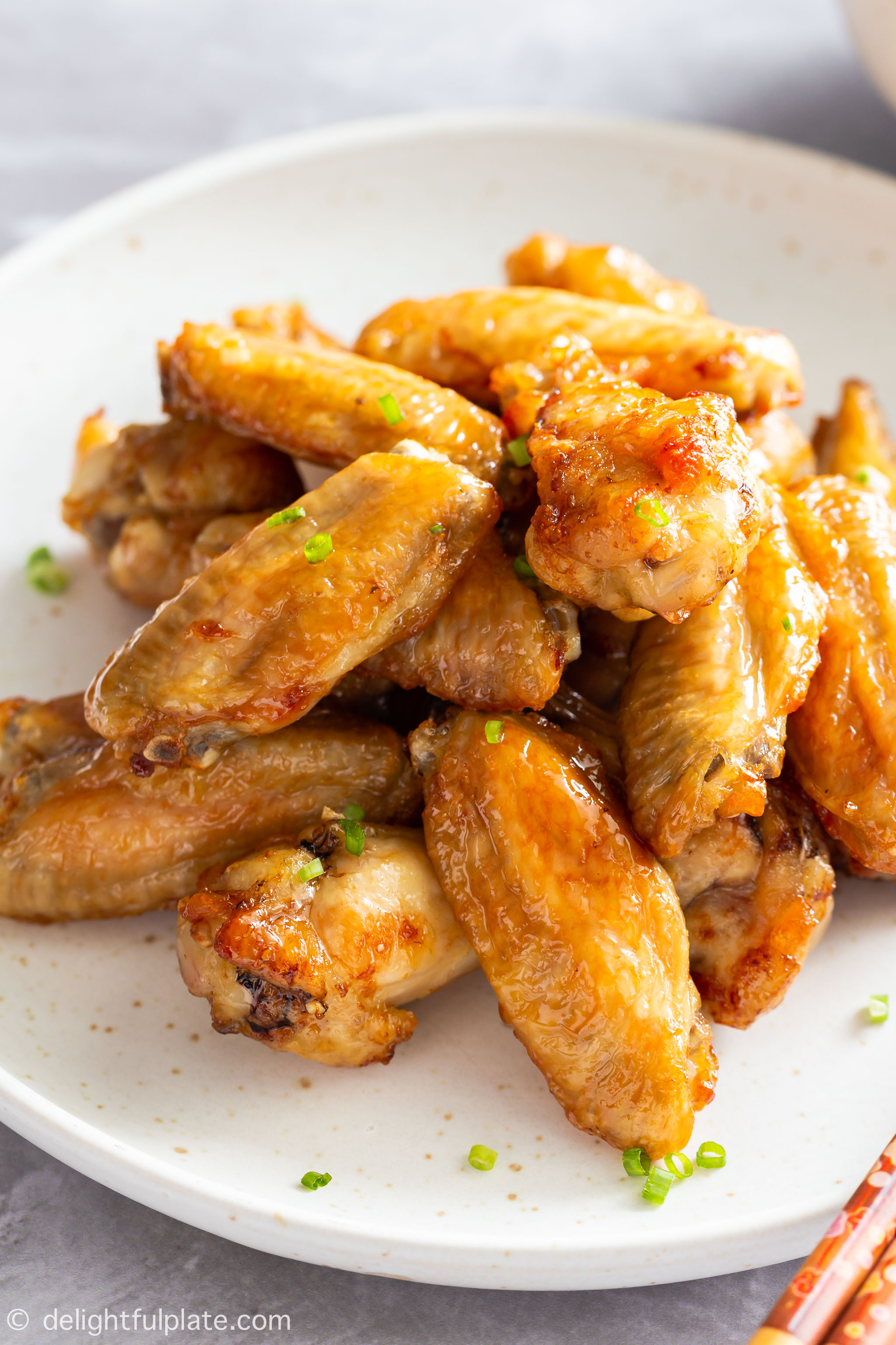 <p><span><span>Chicken wings stirred with fish sauce</span></span></p>
