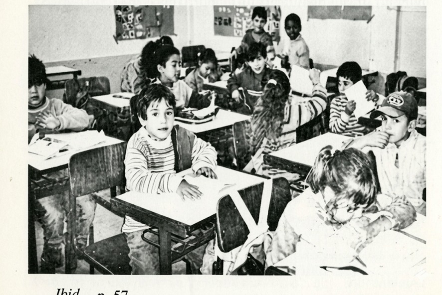 <p><span style="background-color: color(srgb 0.980392 0.972549 0.960784);">Es una escuela‑taller ,talleres variados, espacios al aire libre y rincones de trabajo en contacto con la naturaleza.</span></p>