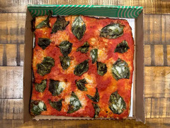 <p>Basil, San Marzano tomatoes and fresh mozzarella</p><p>*guests can decide whether sliced or not*</p><p>Modifications: no cheese</p><p>Allergens: dairy, garlic</p>