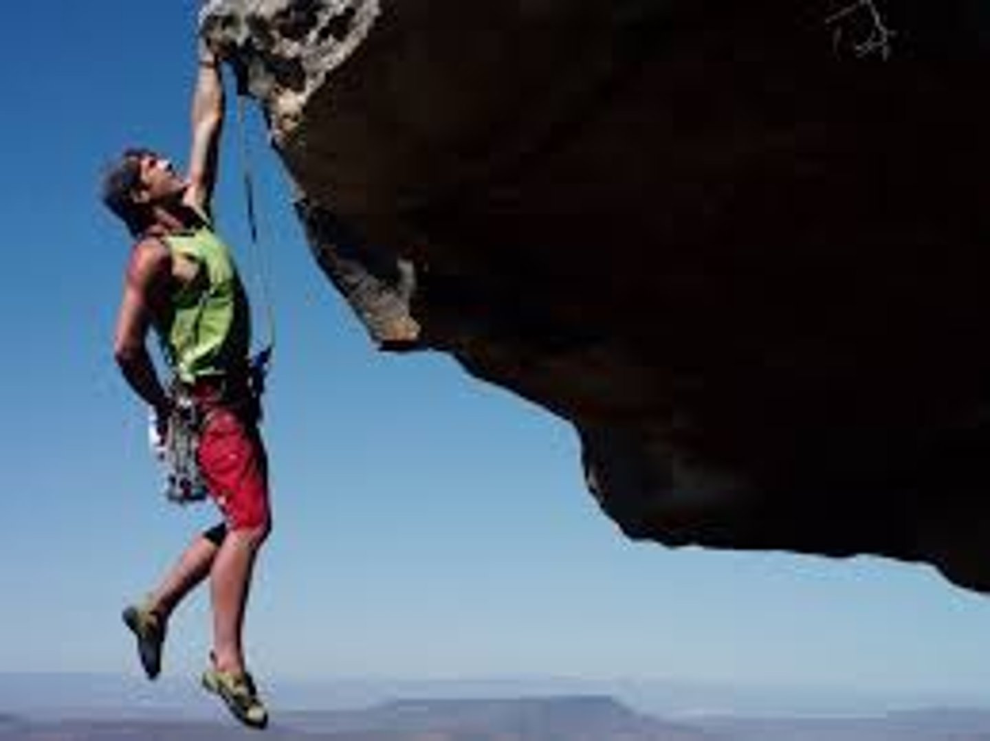 <p>to climb</p>
