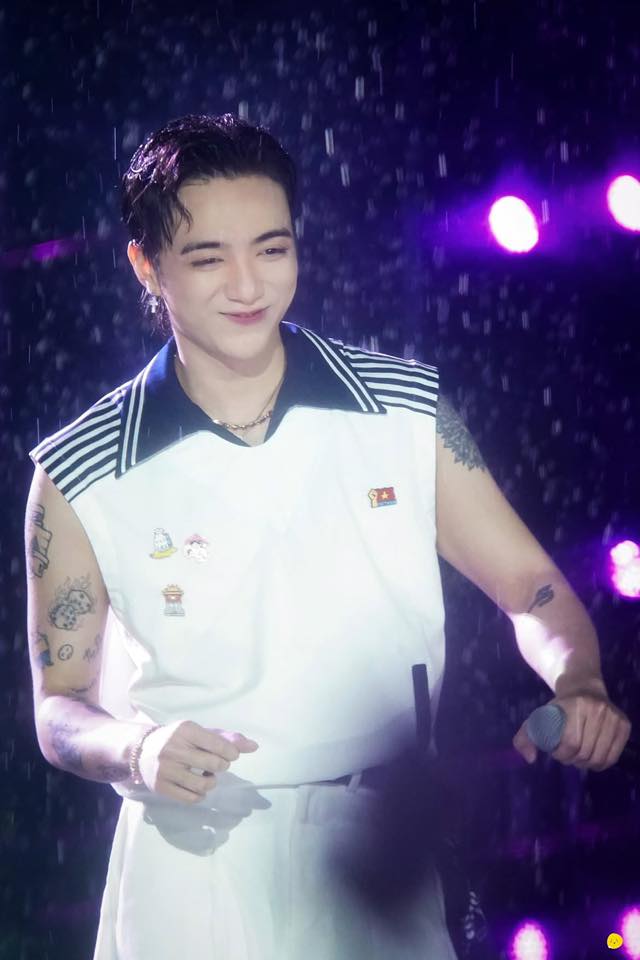<p>thường xanh, xanh tốt quanh năm</p>