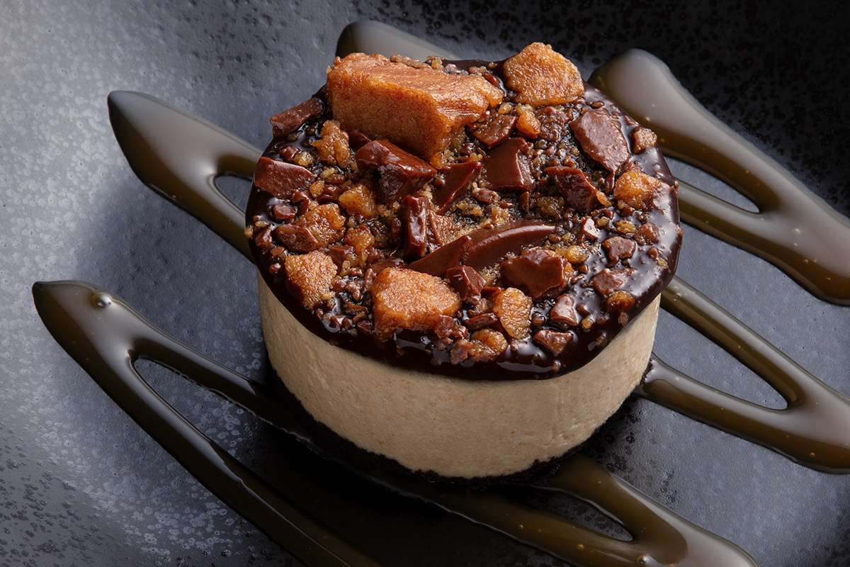 <p>Chocolate Peanut Butter Cream Pie</p>