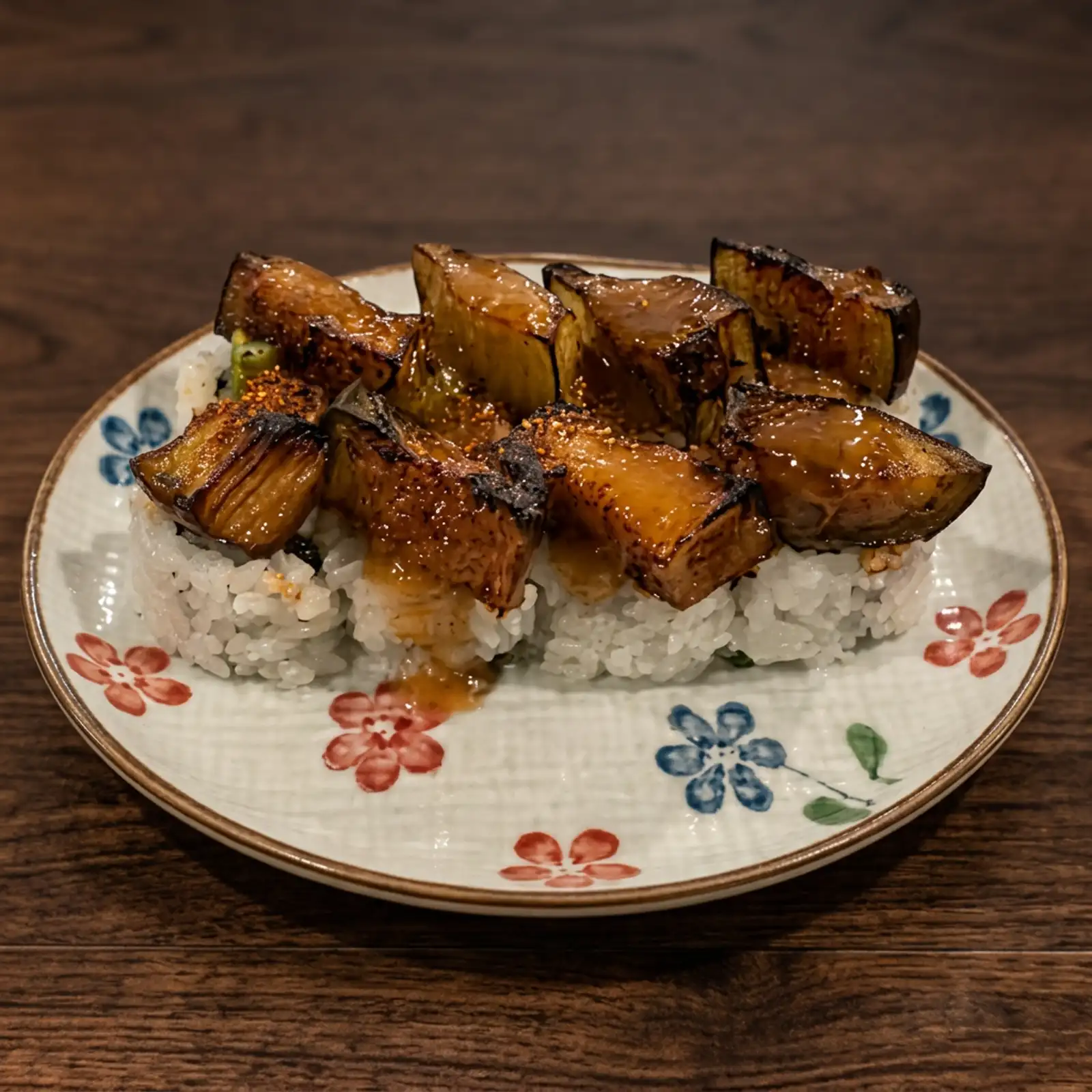 <p>avocado, eggplant, spicy sauce</p><p>8 pcs</p>