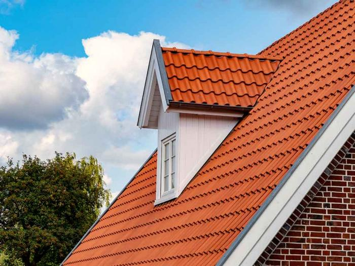 <p><strong>Çatı, Dam</strong></p><p><strong>*****************************************************************************************</strong></p><p>Er repariert das Dach.</p><p>O, çatıyı onarıyor.</p>