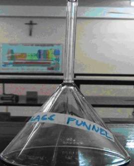 <p>Glass Funnel</p>