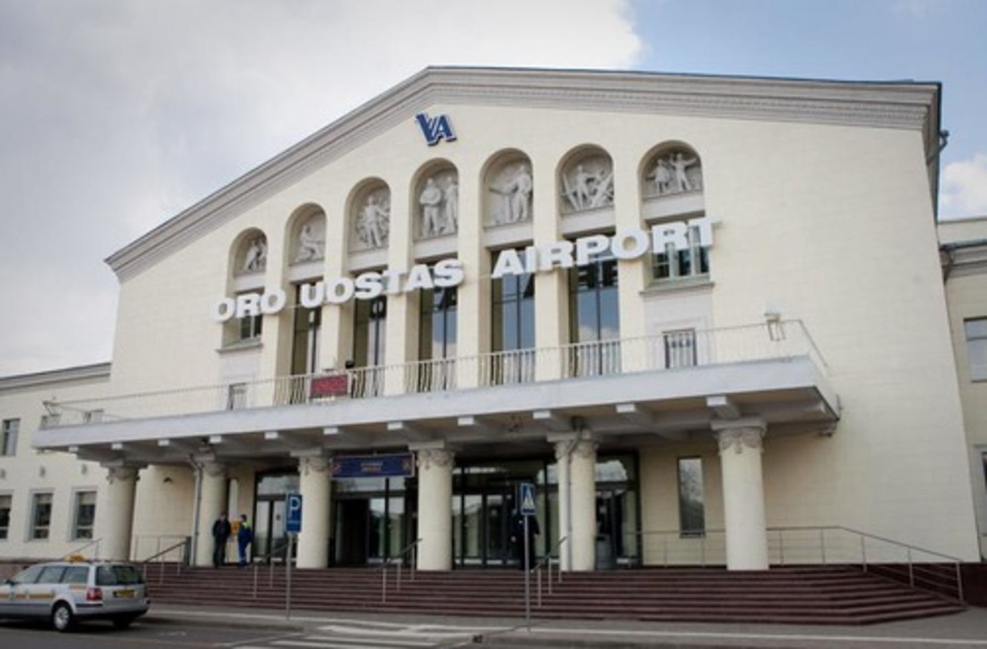 <p>аэропорт</p>