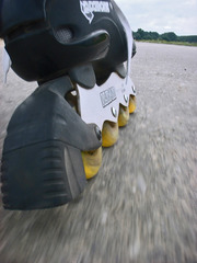 <p>to skate (in-line)</p>