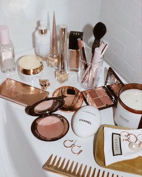 <p>maquillaje</p>
