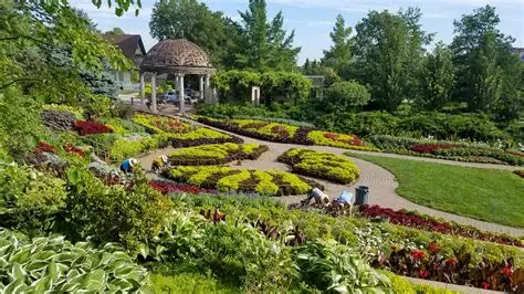<p>Sunken Gardens</p>