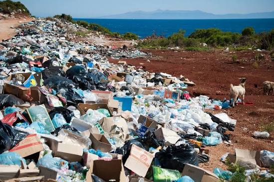 <p>pollute the environment [pəˈluːt <span>ɪnˈvaɪrənmənt]</span></p>