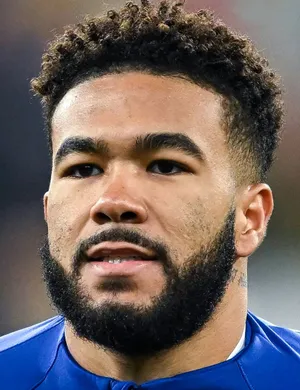 <p><strong>Högerback</strong><span> (kapten) i </span><strong>Chelsea FC</strong><span> och det </span><strong>engelska landslaget</strong><span>.</span></p>