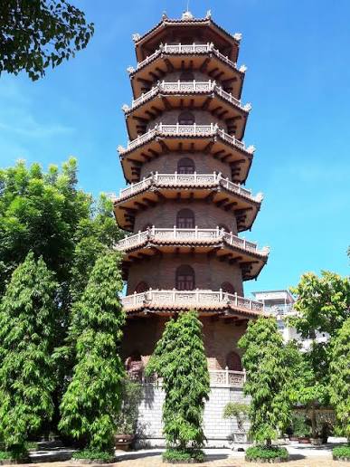<p><span><span>1951 (Đại hội tại chùa Từ Đàm, Huế).</span></span></p>