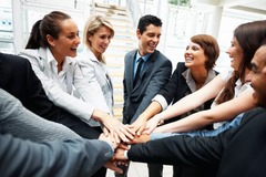 <p>/meɪnˈteɪn rɪˈleɪʃnʃɪps/</p><p>(collocation) duy trì mối quan hệ</p><p>I try to maintain relationships with my relatives.</p>