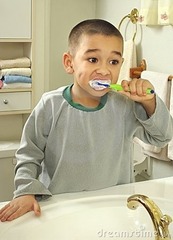 <p>to brush one's teeth/hair</p>