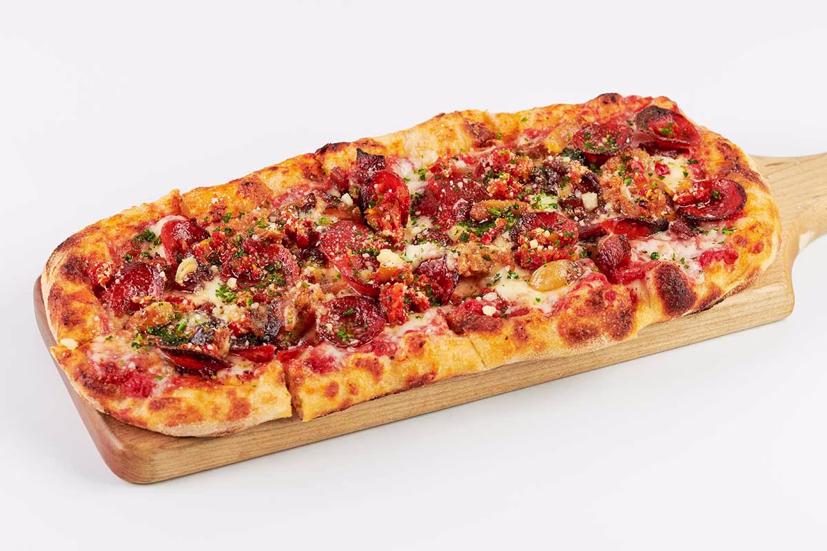 <p>Bee Sting Flatbread</p>