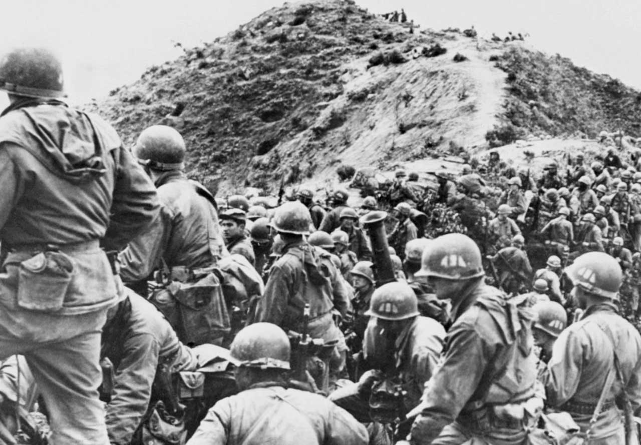 <p>to wage war</p>