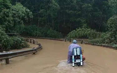 <p>(a) liên tục, không ngắt quãng</p>