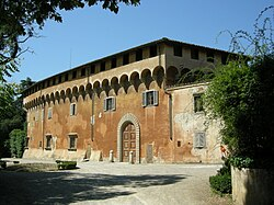 <p>Founded by Pico della Mirandola, which focused on teaching humanism and <strong>platonism</strong>, Cosimo de’ Medici sponsored the institution</p>