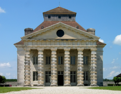 <p>Architecture that explains its own function or</p><p>identity by means of its form. The phrase was originally associated with Claude Nicolas</p><p>Ledoux. (see saltworks)</p>
