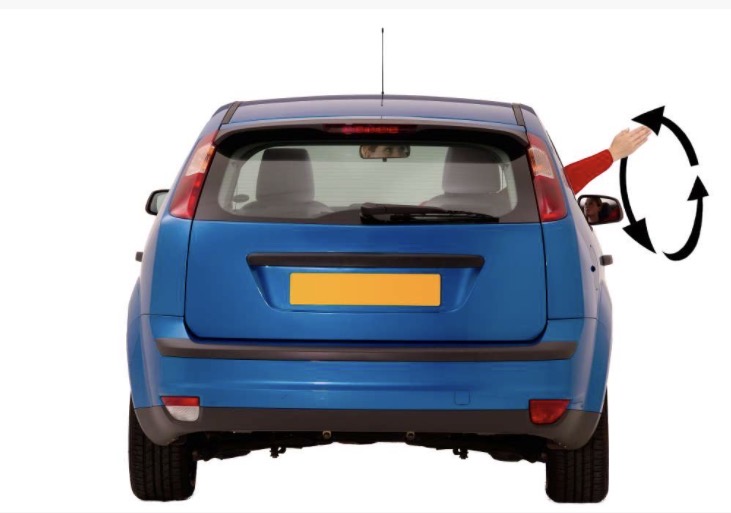 <p>What does this arm signal mean?</p>