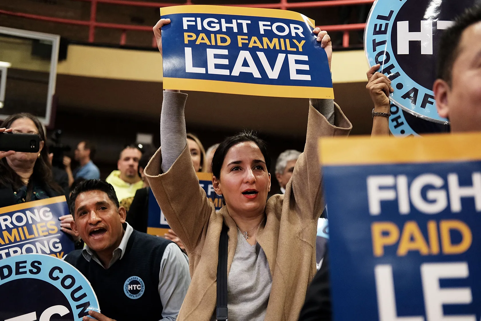 <p>paid leave / sick leave </p><p>(Employees get 20 days of paid leave per year.)</p>